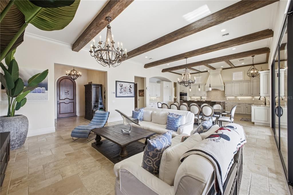 Activo con contrato: $7,495,000 (5 camas, 5 baños, 4649 Pies cuadrados)