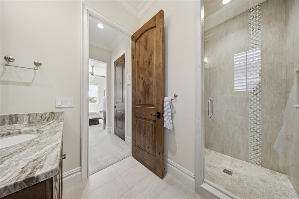 Activo con contrato: $7,495,000 (5 camas, 5 baños, 4649 Pies cuadrados)