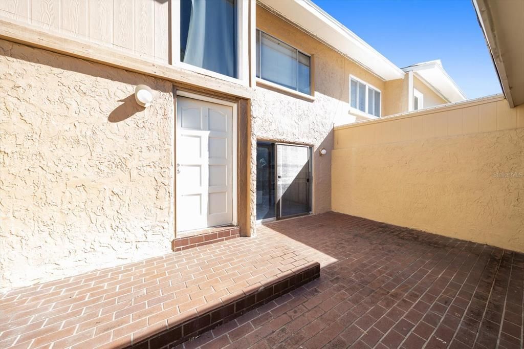For Sale: $495,000 (2 beds, 1 baths, 1200 Square Feet)