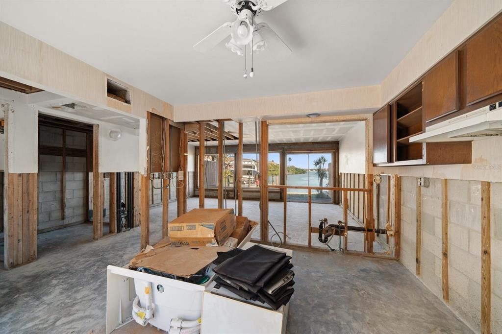 For Sale: $495,000 (2 beds, 1 baths, 1200 Square Feet)