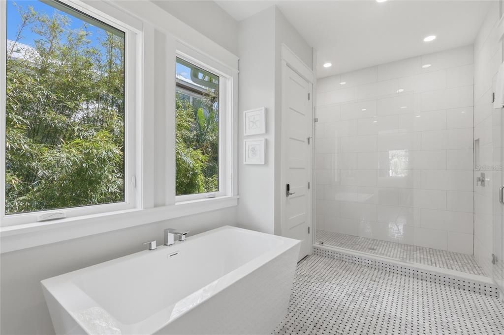 En Venta: $4,650,000 (4 camas, 4 baños, 3055 Pies cuadrados)