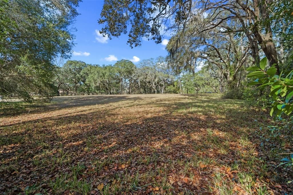 合同活跃: $1,000,000 (5.00 acres)