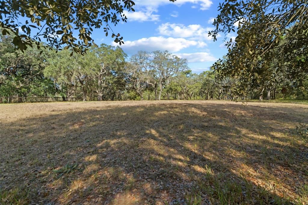 合同活跃: $1,000,000 (5.00 acres)