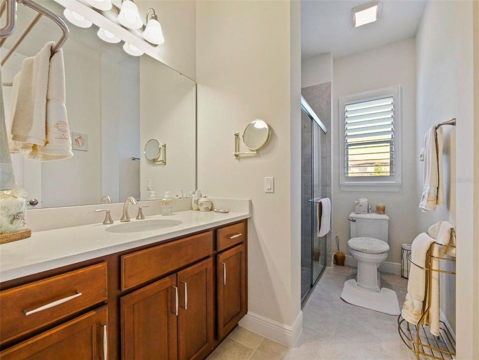 For Sale: $1,599,000 (6 beds, 5 baths, 5334 Square Feet)