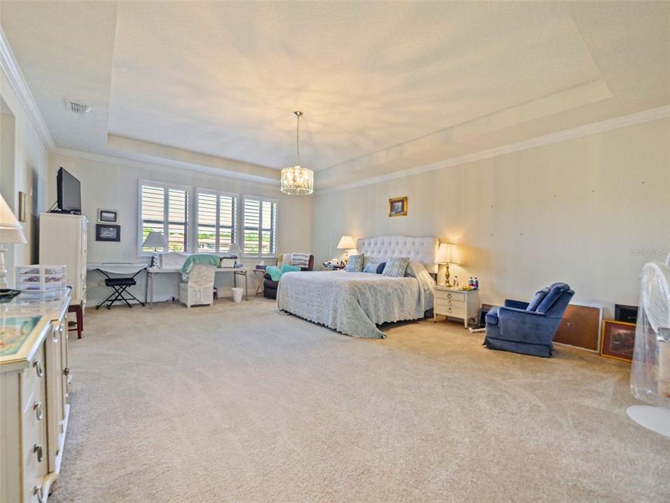 For Sale: $1,599,000 (6 beds, 5 baths, 5334 Square Feet)