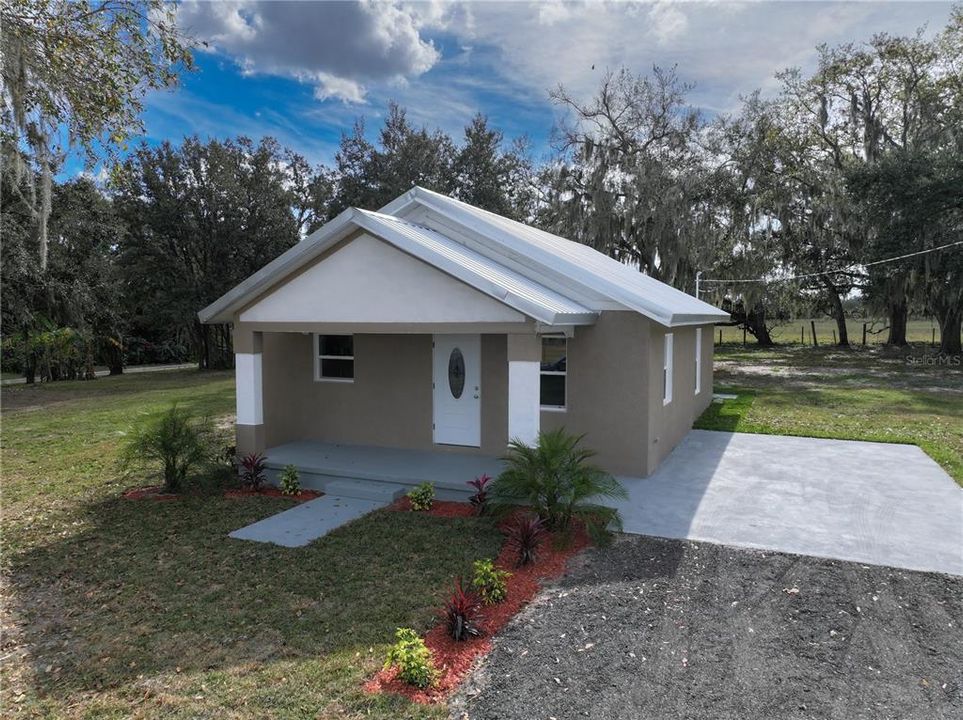 Recently Sold: $295,000 (2 beds, 2 baths, 1078 Square Feet)