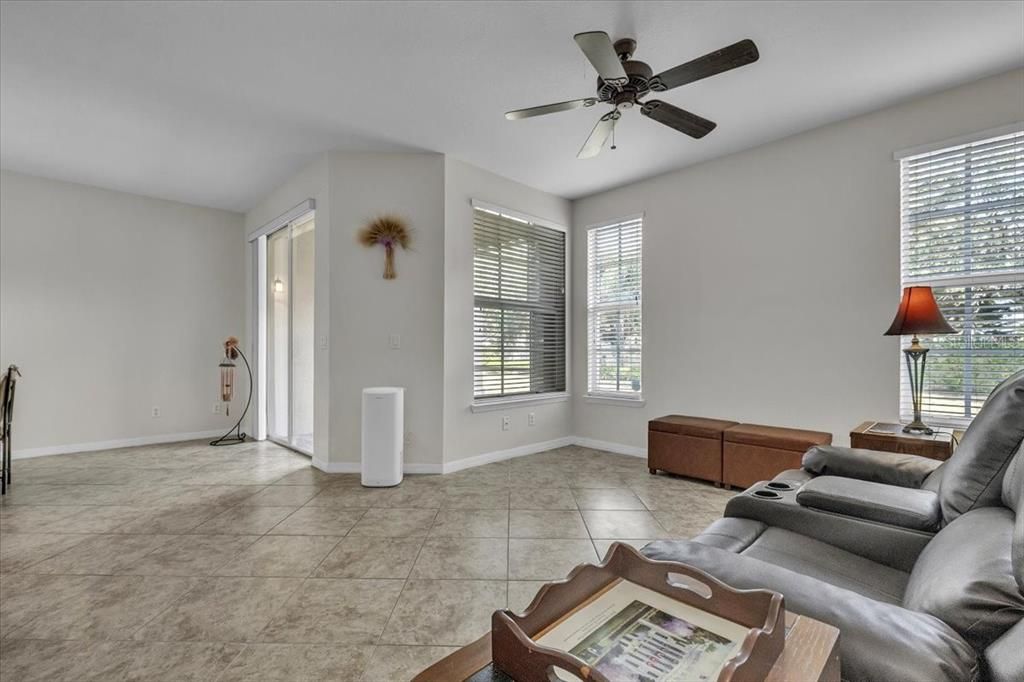 For Sale: $290,000 (3 beds, 2 baths, 1650 Square Feet)