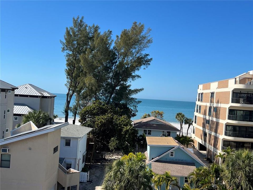 En Venta: $995,000 (4 camas, 3 baños, 2298 Pies cuadrados)