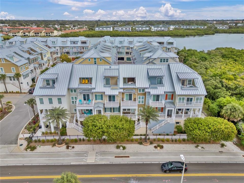 En Venta: $995,000 (4 camas, 3 baños, 2298 Pies cuadrados)
