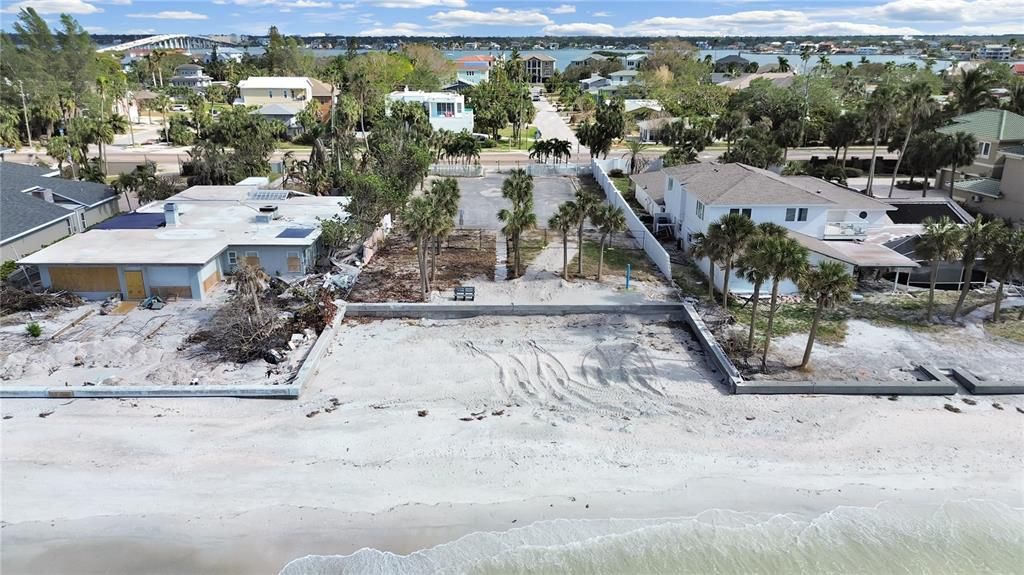 待售: $900,000 (0.45 acres)