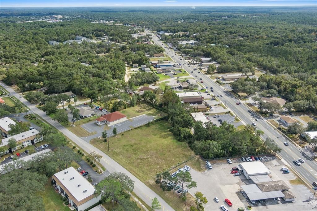 На продажу: $400,000 (0.67 acres)