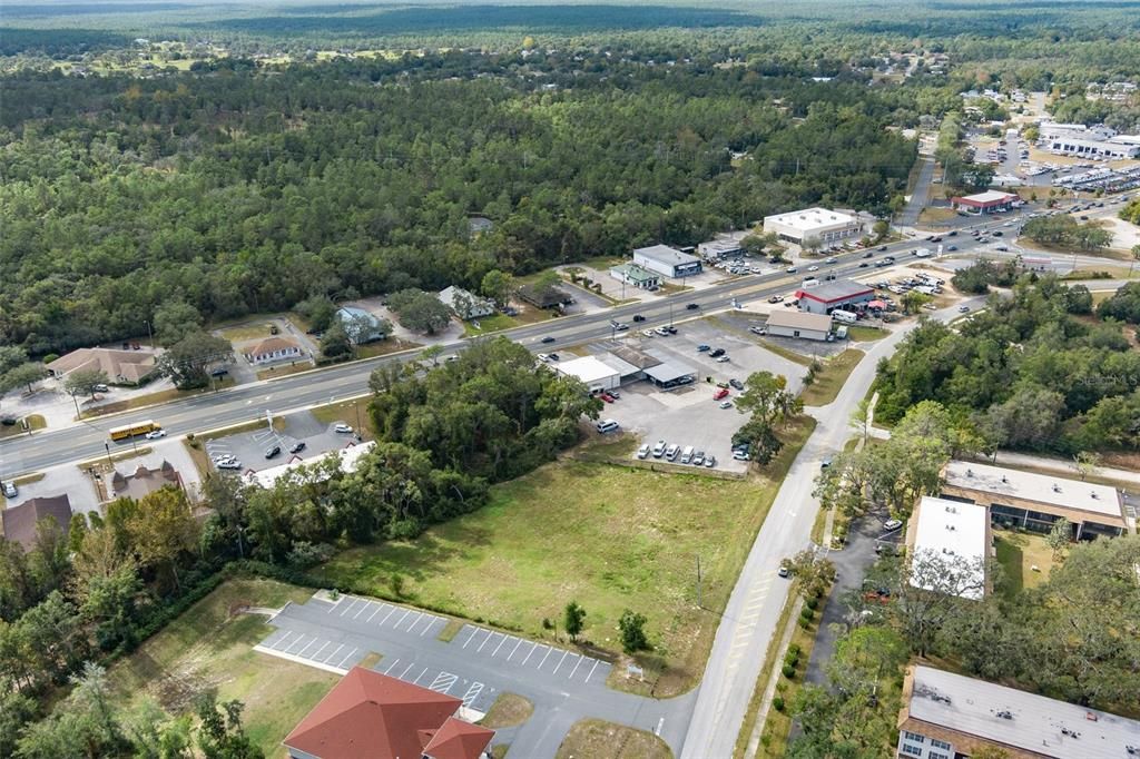 На продажу: $400,000 (0.67 acres)