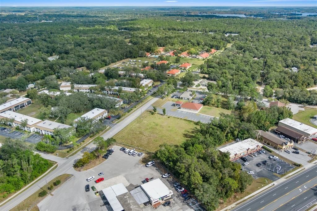 На продажу: $400,000 (0.67 acres)