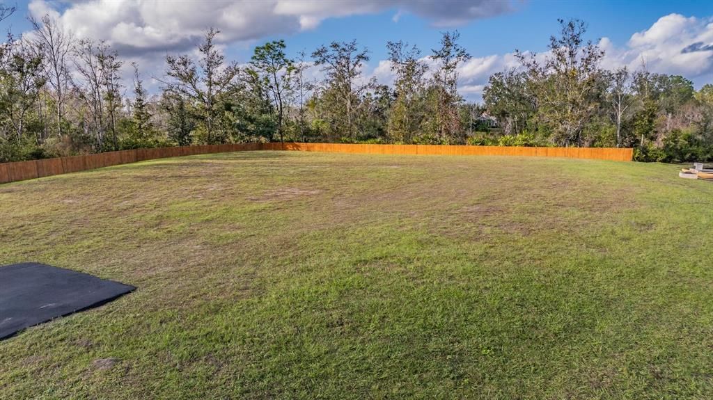 合同活跃: $600,000 (33.69 acres)