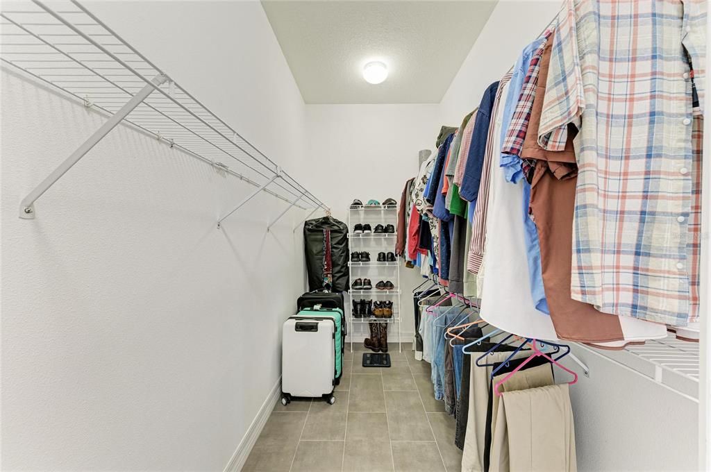 Activo con contrato: $600,000 (4 camas, 2 baños, 2736 Pies cuadrados)