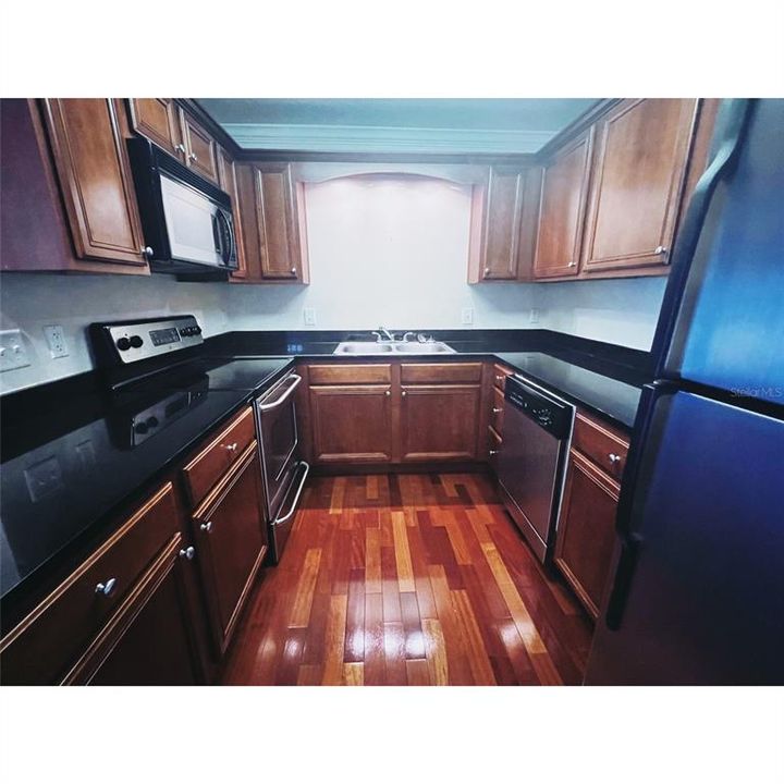 En Venta: $173,000 (2 camas, 2 baños, 870 Pies cuadrados)