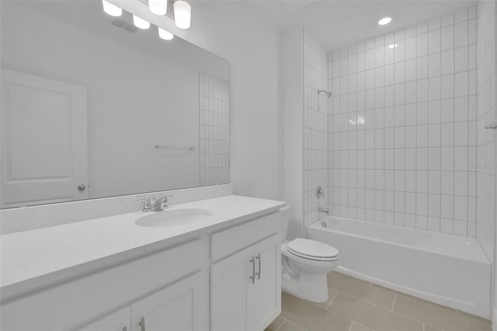 Под контрактом: $479,990 (4 спален, 2 ванн, 2807 Квадратных фут)