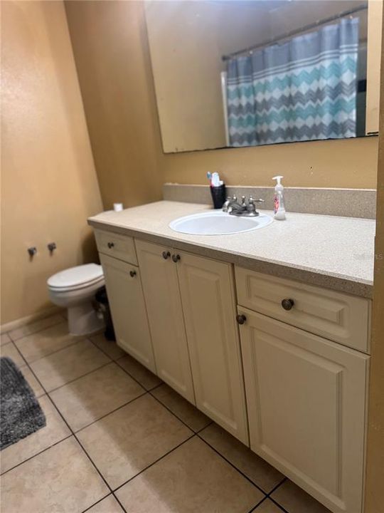 For Sale: $137,900 (1 beds, 1 baths, 733 Square Feet)