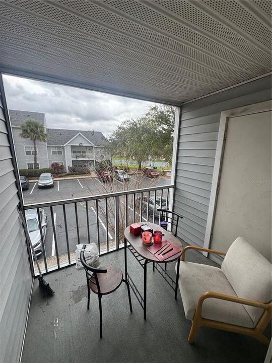 For Sale: $137,900 (1 beds, 1 baths, 733 Square Feet)