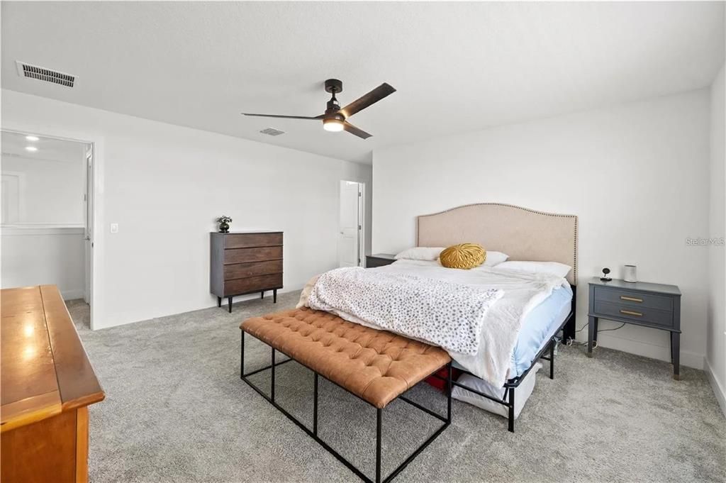 Activo con contrato: $519,000 (5 camas, 4 baños, 3350 Pies cuadrados)