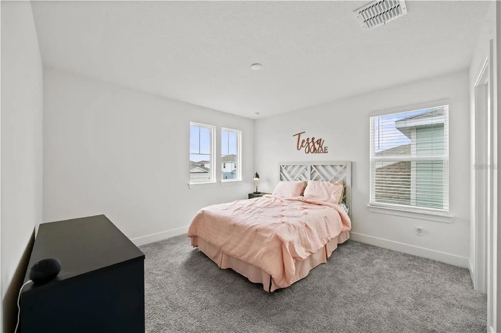 Activo con contrato: $519,000 (5 camas, 4 baños, 3350 Pies cuadrados)