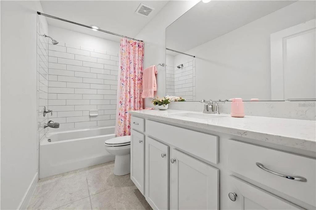 Activo con contrato: $519,000 (5 camas, 4 baños, 3350 Pies cuadrados)