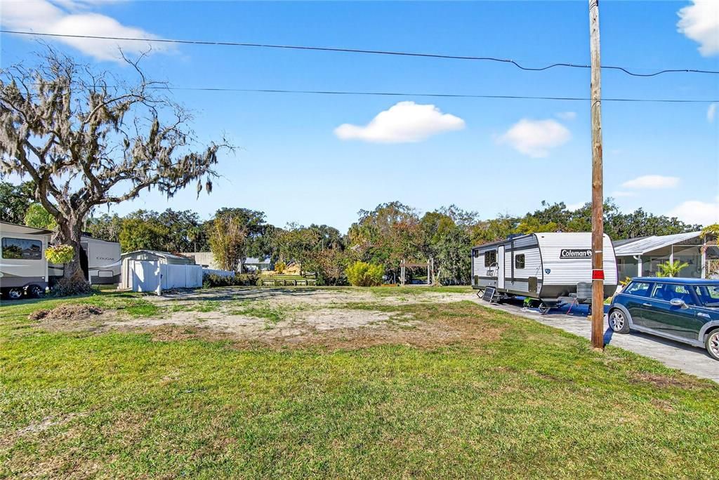 待售: $280,000 (0.22 acres)