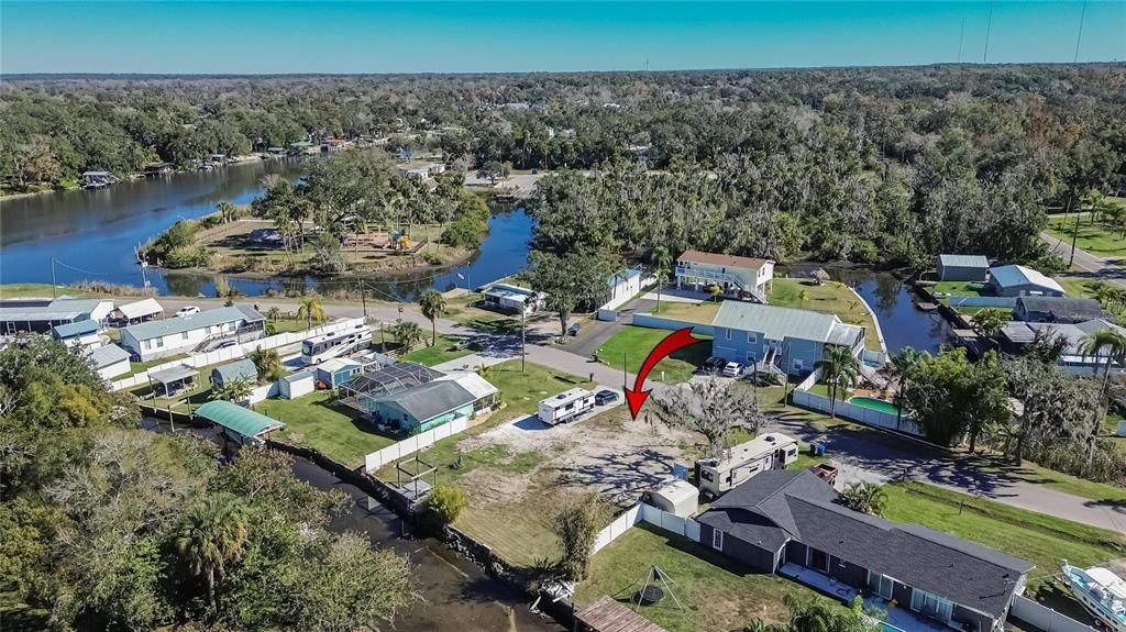 待售: $280,000 (0.22 acres)