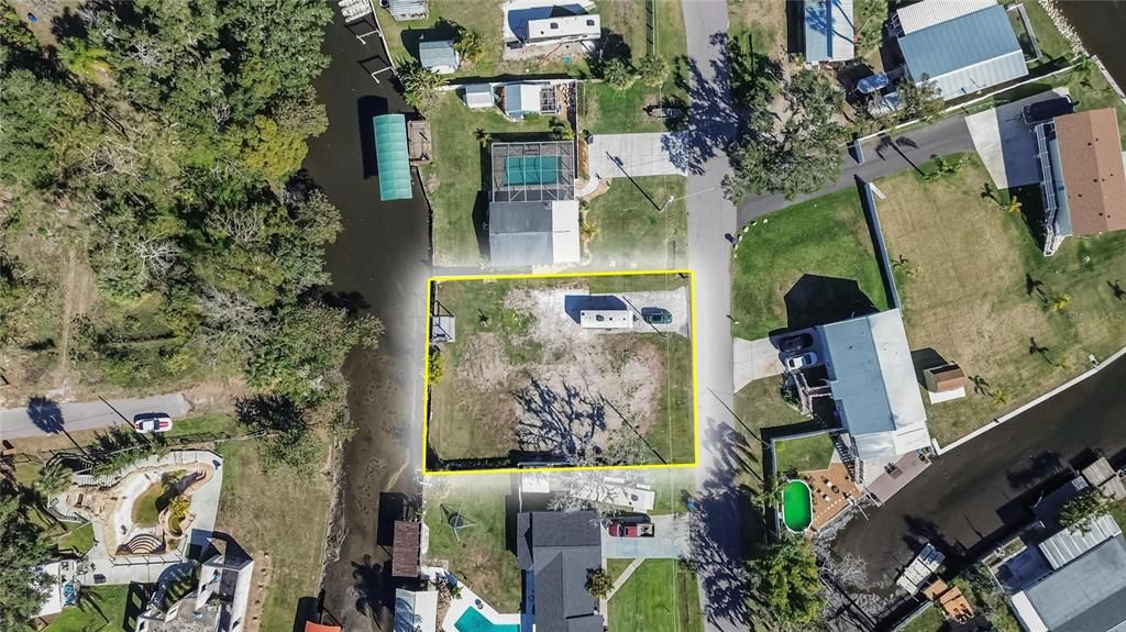 待售: $280,000 (0.22 acres)