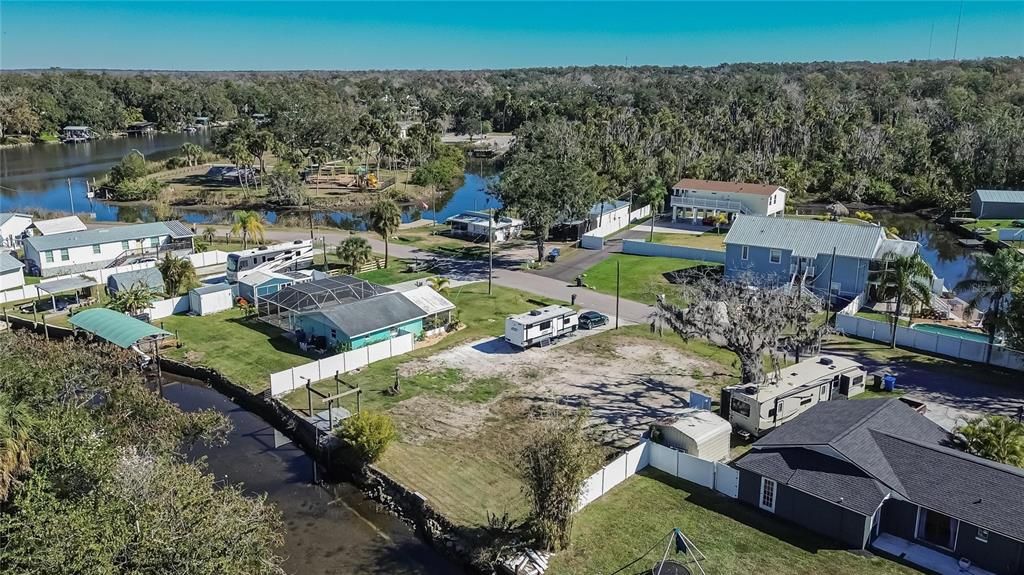 待售: $280,000 (0.22 acres)