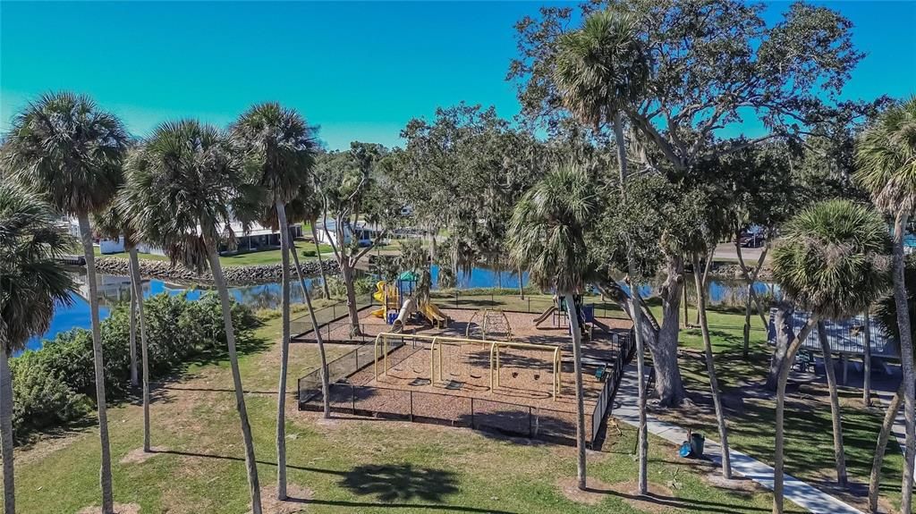 待售: $280,000 (0.22 acres)