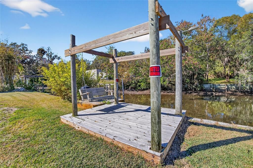 待售: $280,000 (0.22 acres)