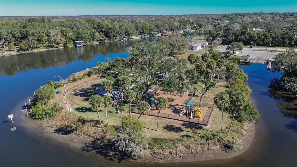 待售: $280,000 (0.22 acres)