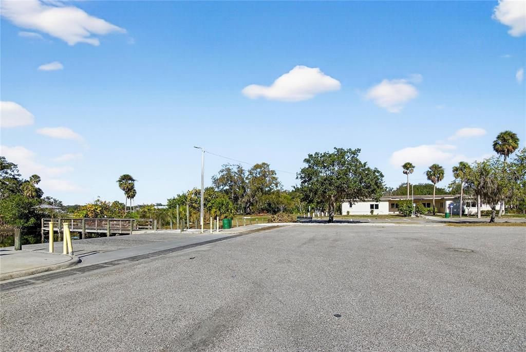 待售: $280,000 (0.22 acres)