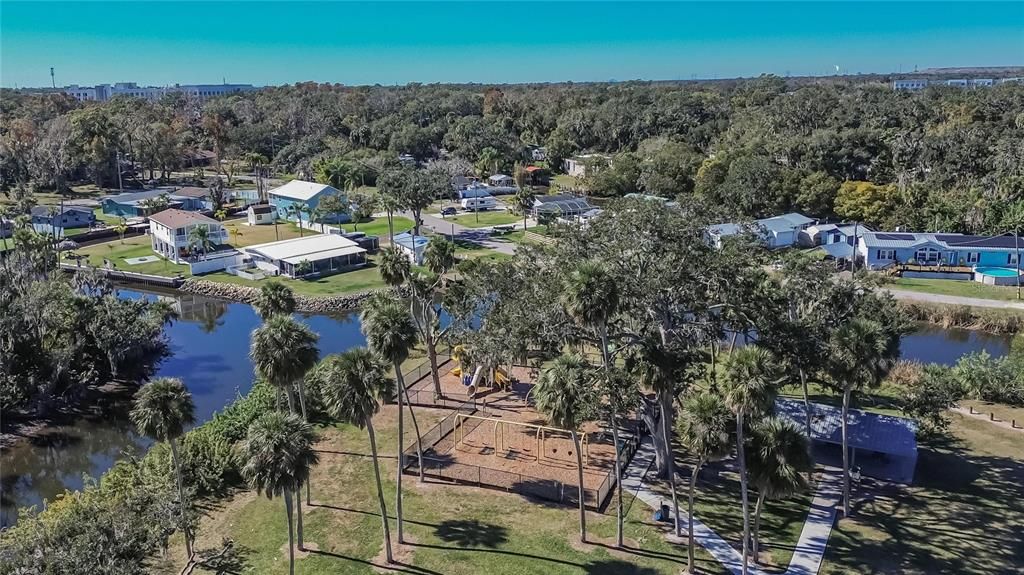 待售: $280,000 (0.22 acres)