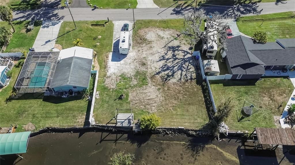 待售: $280,000 (0.22 acres)