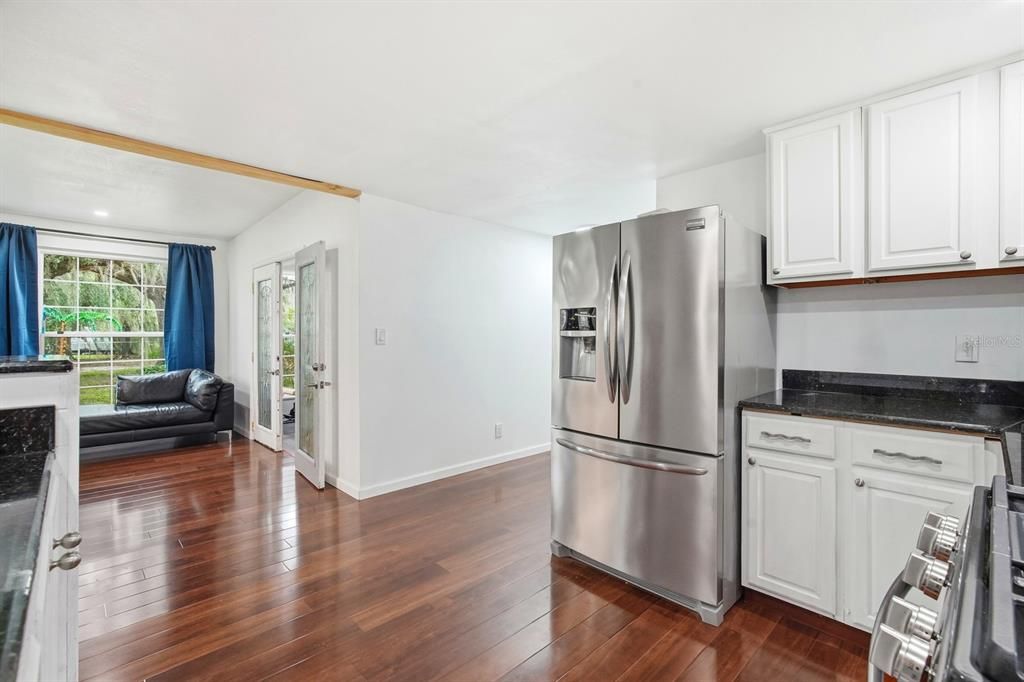 For Sale: $229,000 (2 beds, 2 baths, 1164 Square Feet)