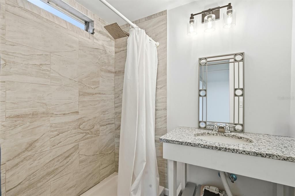 For Sale: $229,000 (2 beds, 2 baths, 1164 Square Feet)