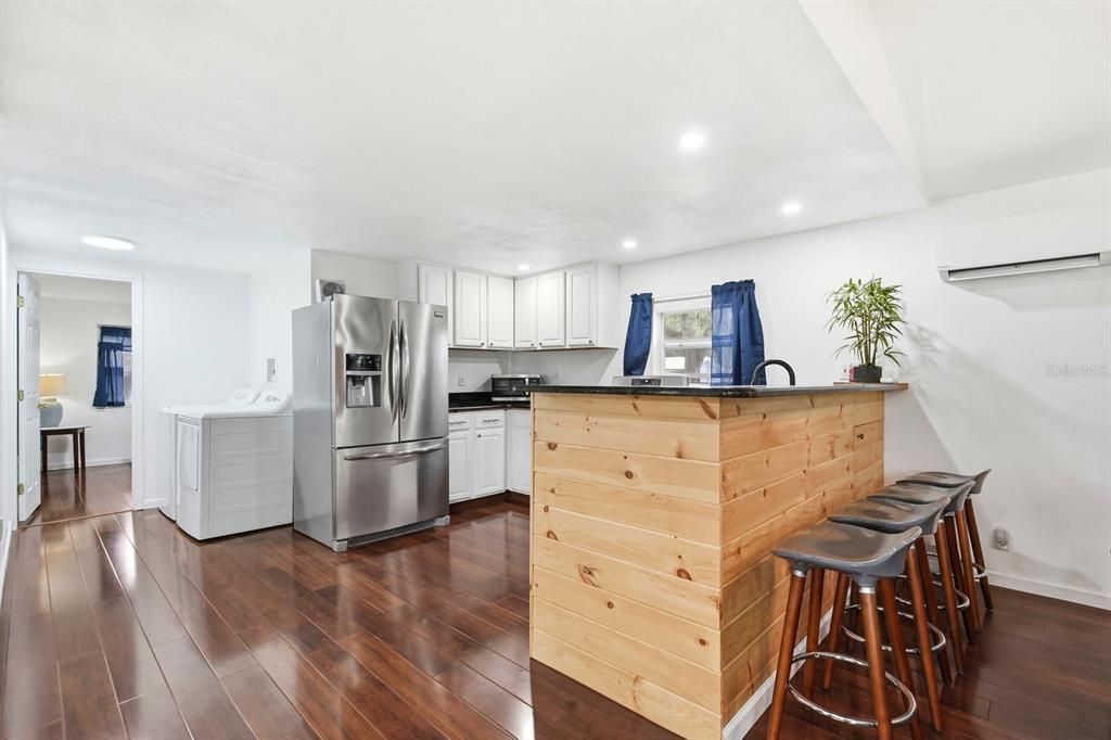 For Sale: $229,000 (2 beds, 2 baths, 1164 Square Feet)