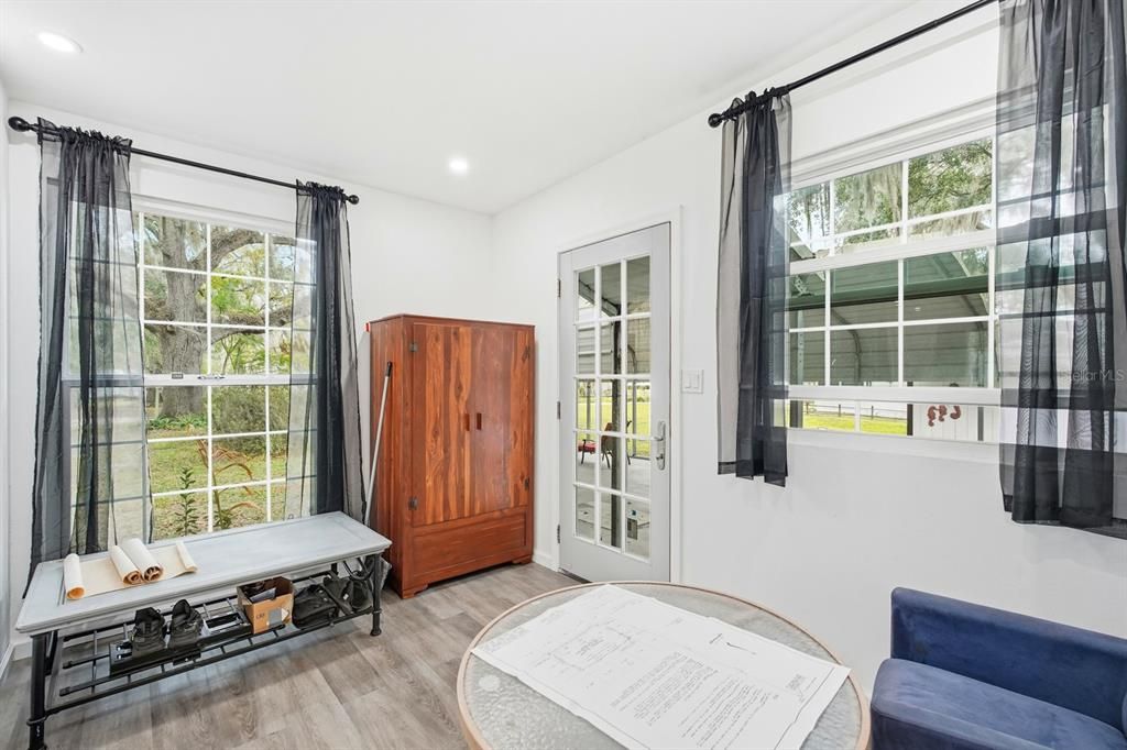 For Sale: $229,000 (2 beds, 2 baths, 1164 Square Feet)
