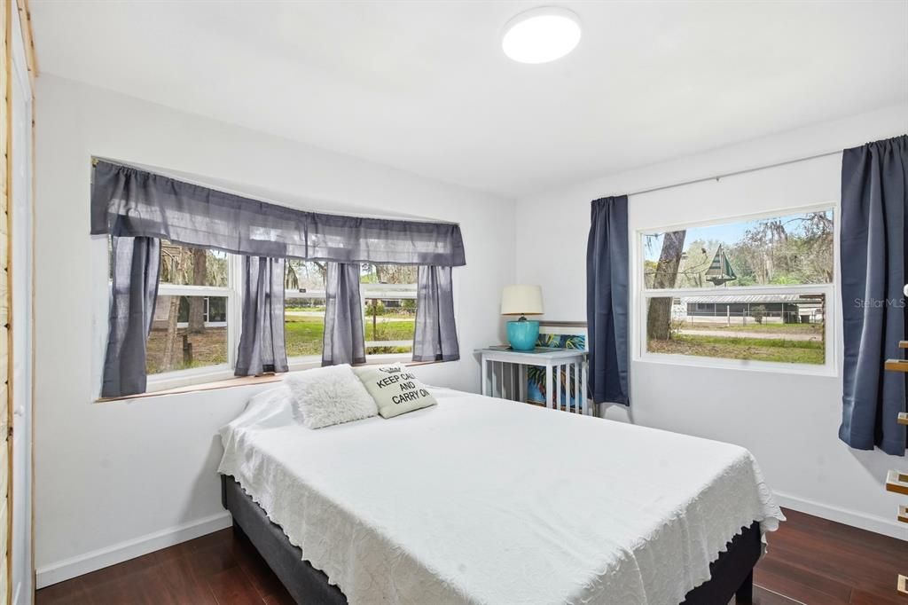 For Sale: $229,000 (2 beds, 2 baths, 1164 Square Feet)