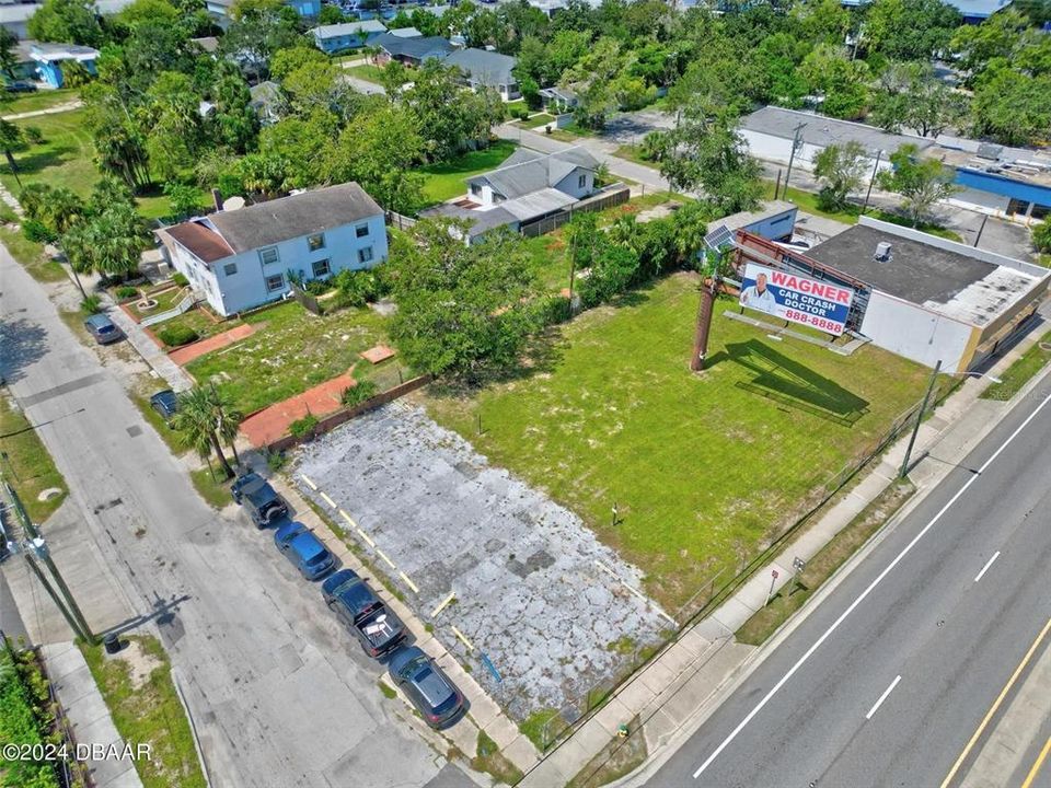 На продажу: $259,000 (0.30 acres)