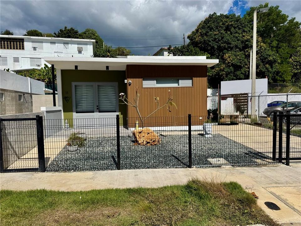 Недавно продано: $550,000 (2 спален, 2 ванн, 828 Квадратных фут)