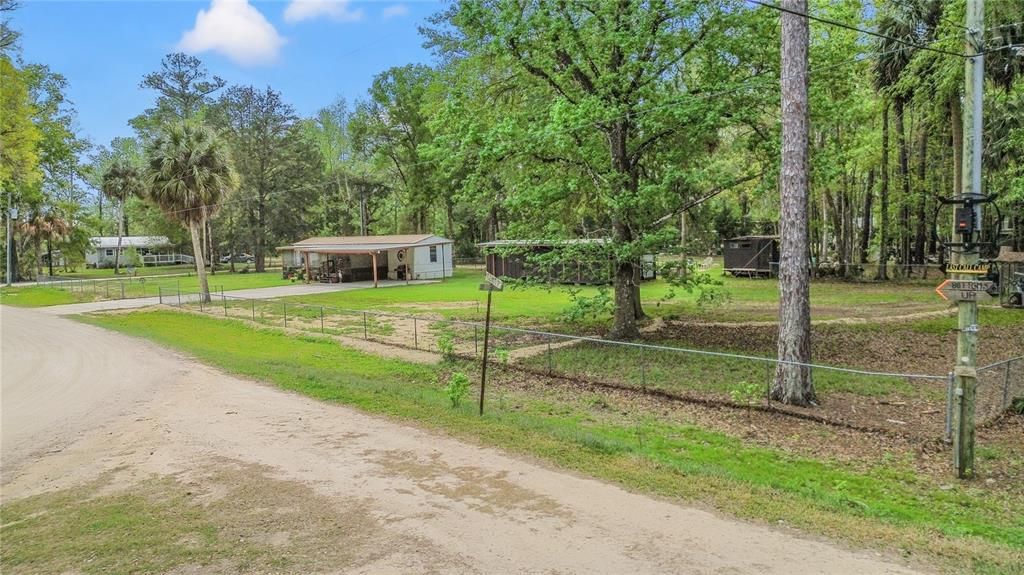 На продажу: $173,800 (2 спален, 1 ванн, 784 Квадратных фут)