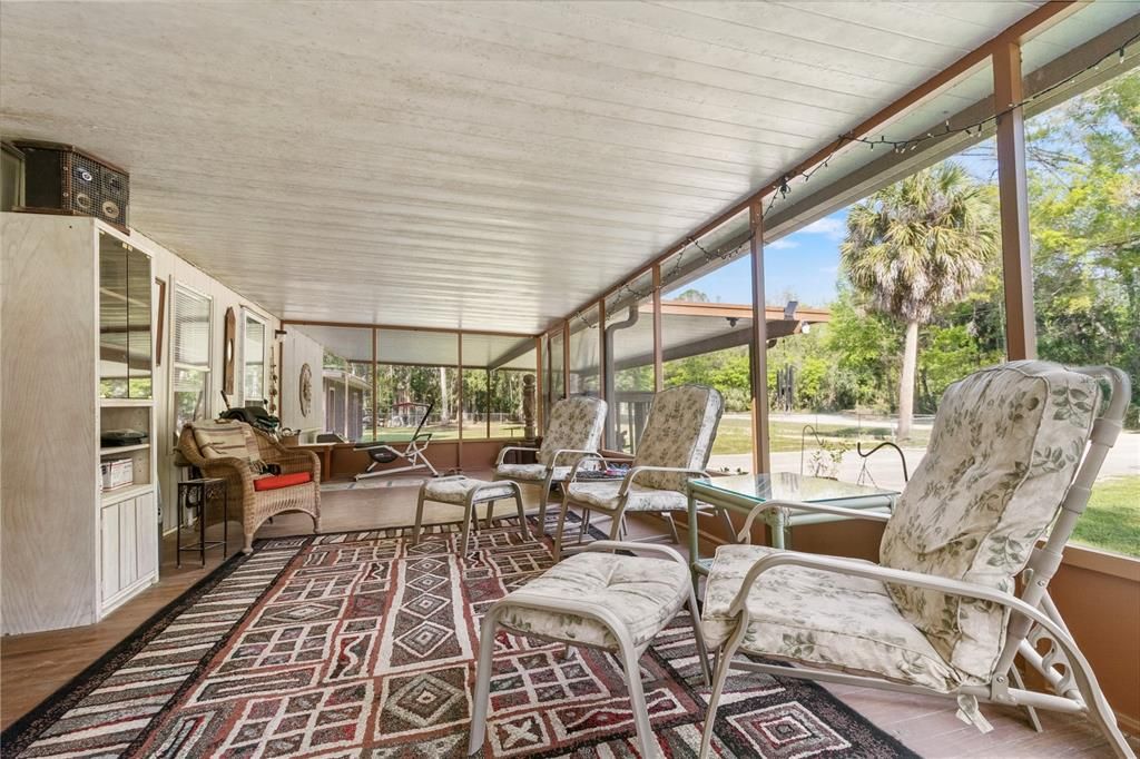 На продажу: $173,800 (2 спален, 1 ванн, 784 Квадратных фут)