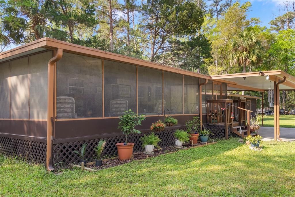 На продажу: $173,800 (2 спален, 1 ванн, 784 Квадратных фут)