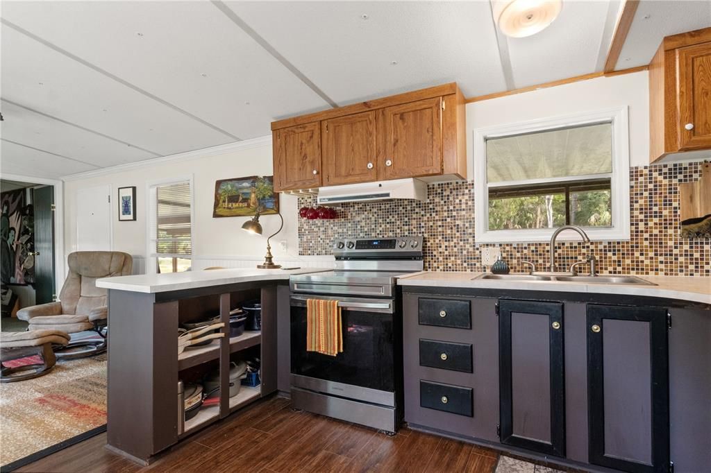 На продажу: $173,800 (2 спален, 1 ванн, 784 Квадратных фут)