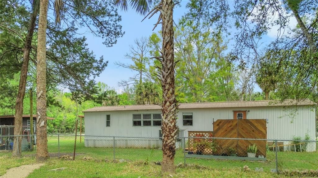 На продажу: $173,800 (2 спален, 1 ванн, 784 Квадратных фут)