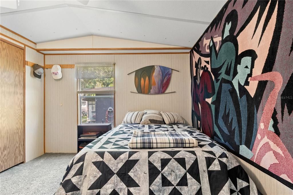 На продажу: $173,800 (2 спален, 1 ванн, 784 Квадратных фут)