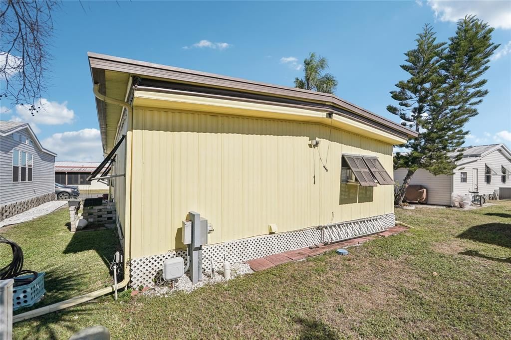 На продажу: $124,900 (2 спален, 2 ванн, 1344 Квадратных фут)